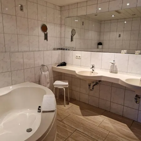 Waldhorn Szálloda 3*