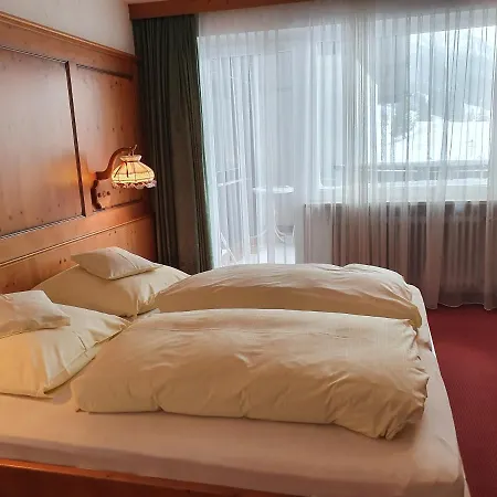 Hotel Waldhorn 3*